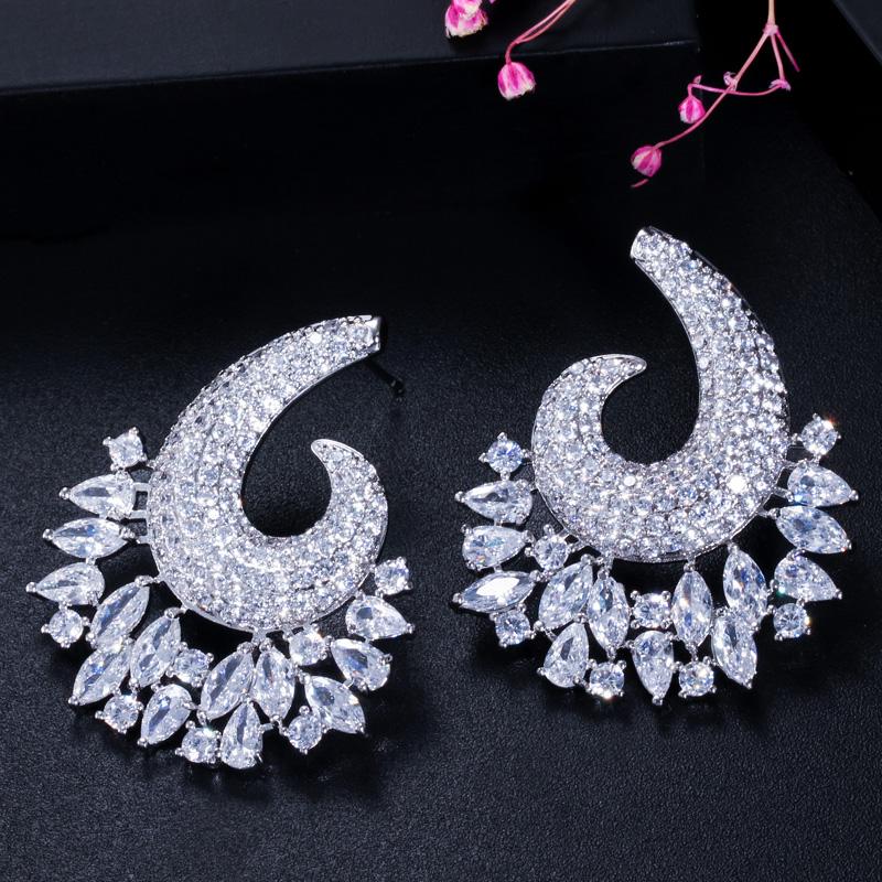 Роскошные серьги-гвоздики CMM с кубическим цирконием в форме цветка