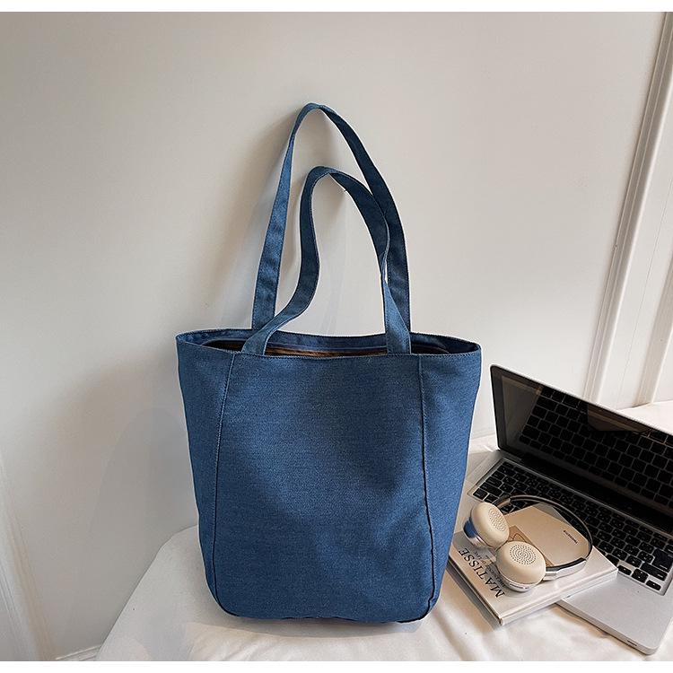 Зима 2025 Клетчатая Сумка из Вареного Денима с Вышивкой - Большая Вместительная Сумка через Плечо