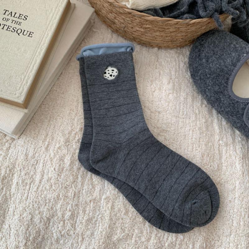 Women's Autumn Fashion New Grey Medium Tube Pile Cotton Socks