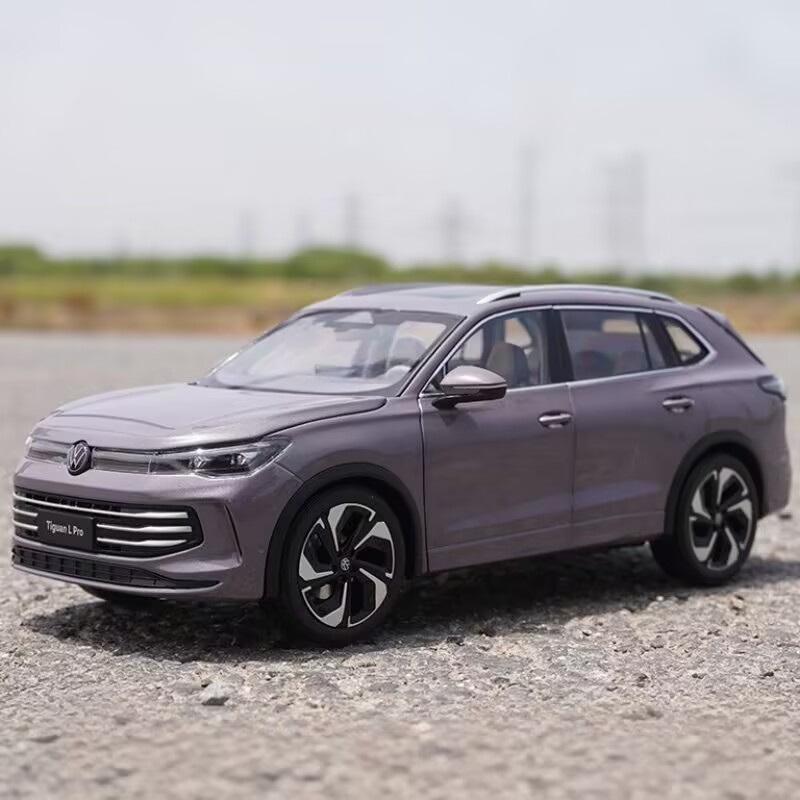 TCFJN1 1:18 2025 VW Tiguan L PRO Внедорожник Модель автомобиля из сплава Литые металлические модели автомобилей Высокодетализированная коллекция Подарки для детей Декор
