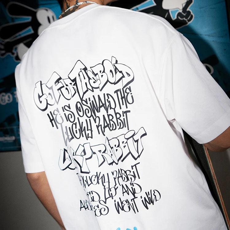 Li-Ning X Disney Oswald Series Alphabet Print Cartoon Graphic Short Sleeve T-Shirt Unisex Tops Off-White AHST317-5