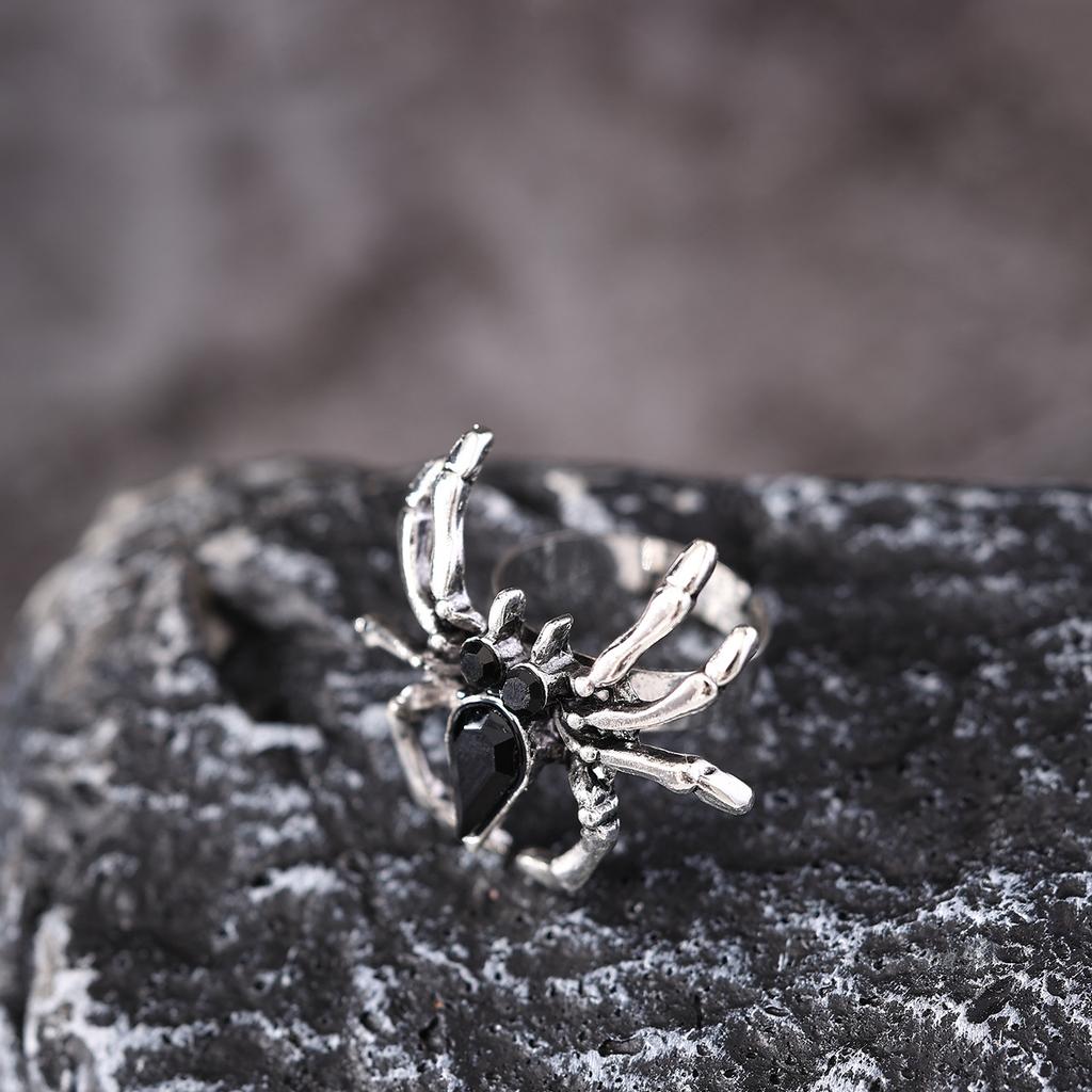 BLINGBAY Women's Vintage Gothic Spider Ring Black Gemstone Statement Adjustable Finger Jewelry for Halloween Party