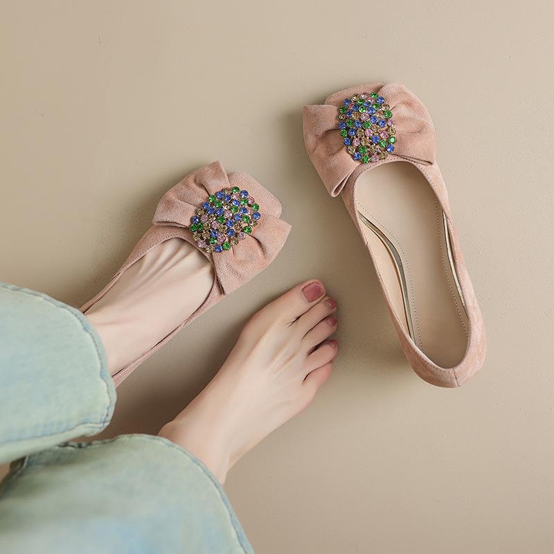 Весна и осень 2025 новая темпераментная фиолетовая обувь на среднем каблуке с мелким вырезом, туфли-лодочки, женская обувь со стразами и бантом, туфли на высоком каблуке