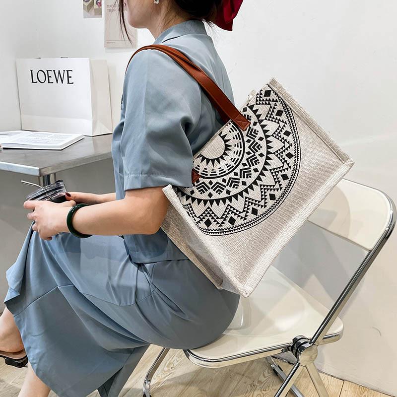 Large Capacity Ethnic Style Shopping Bag Women's 2024 New Simple Portable Tote Bag Class Commuting Cotton and Linen Handbag