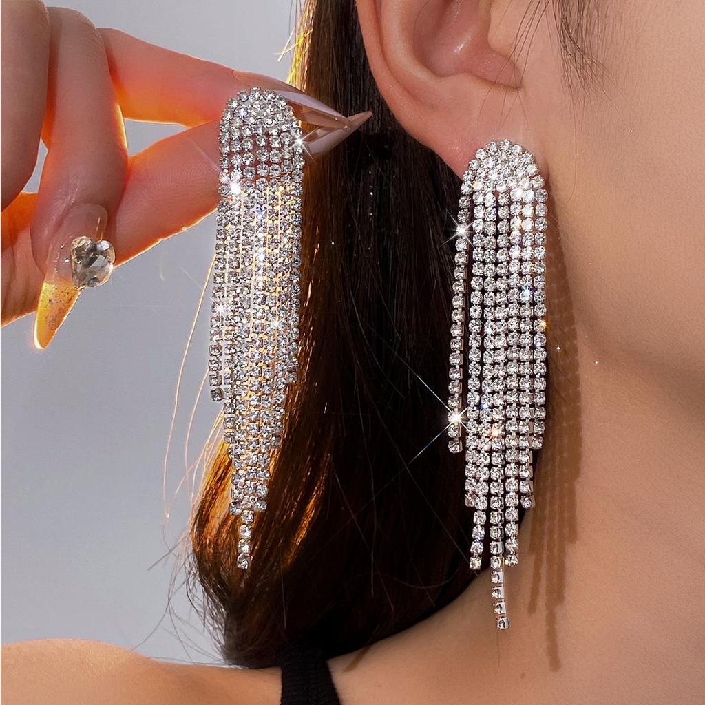 Silver Needle French Fresh Exaggerated Diamond Earrings Light Luxury High-end Stud Earrings Temperament Earrings Design Sense Niche