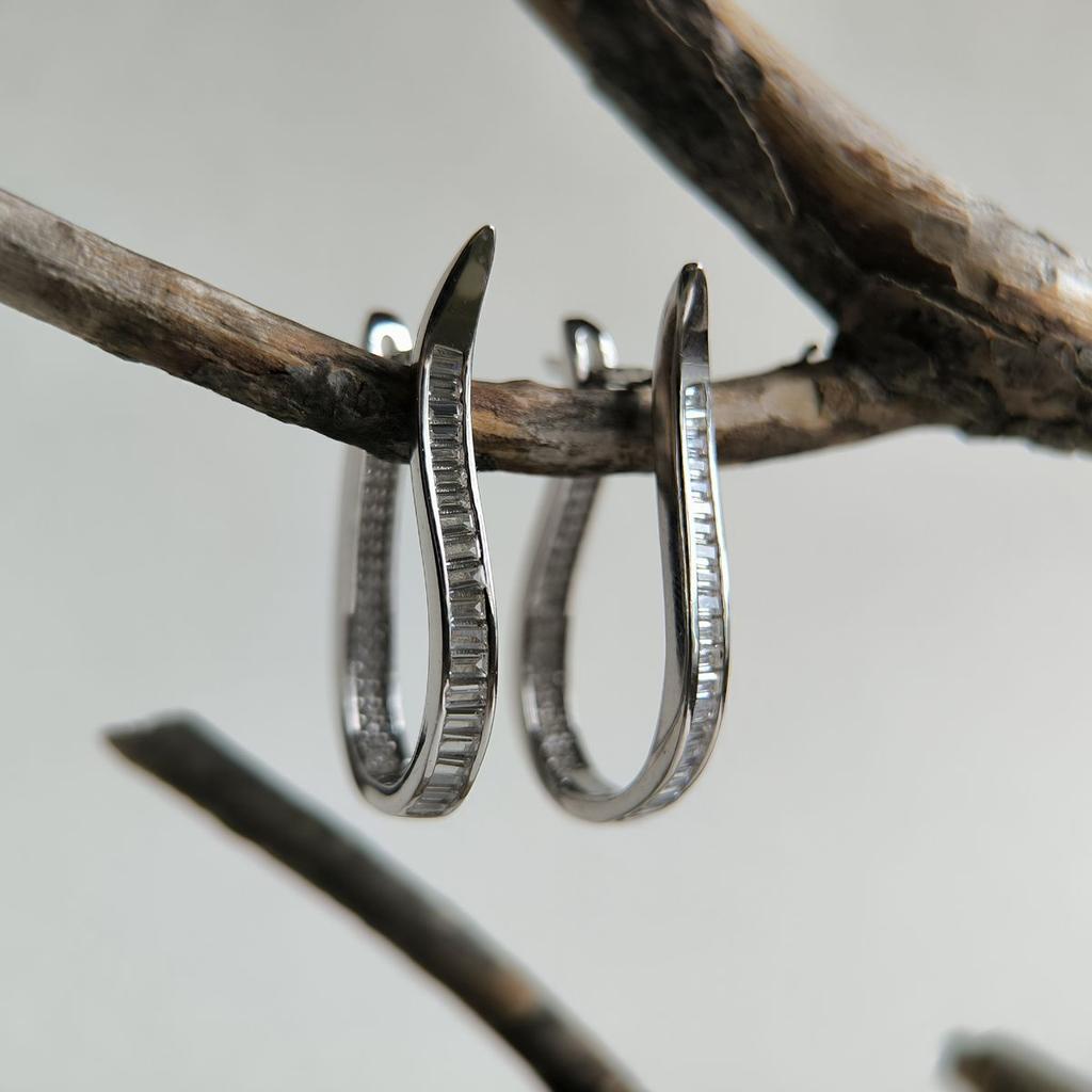 Серебряные серьги с фианитами (2192008)