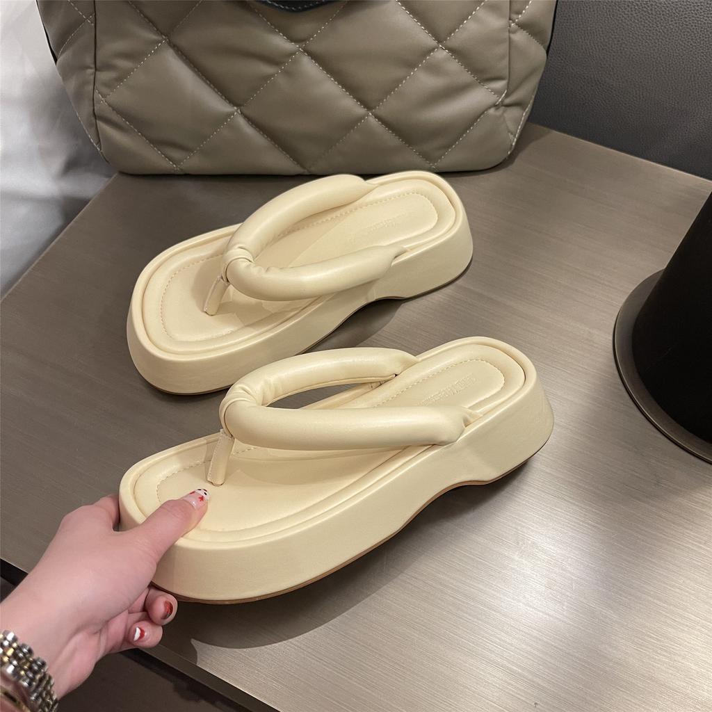 Летние тапочки на толстой подошве, женские, новинка 2025 года, шлепанцы на мягкой подошве, женская повседневная одежда, ленивые пляжные тапочки для женщин