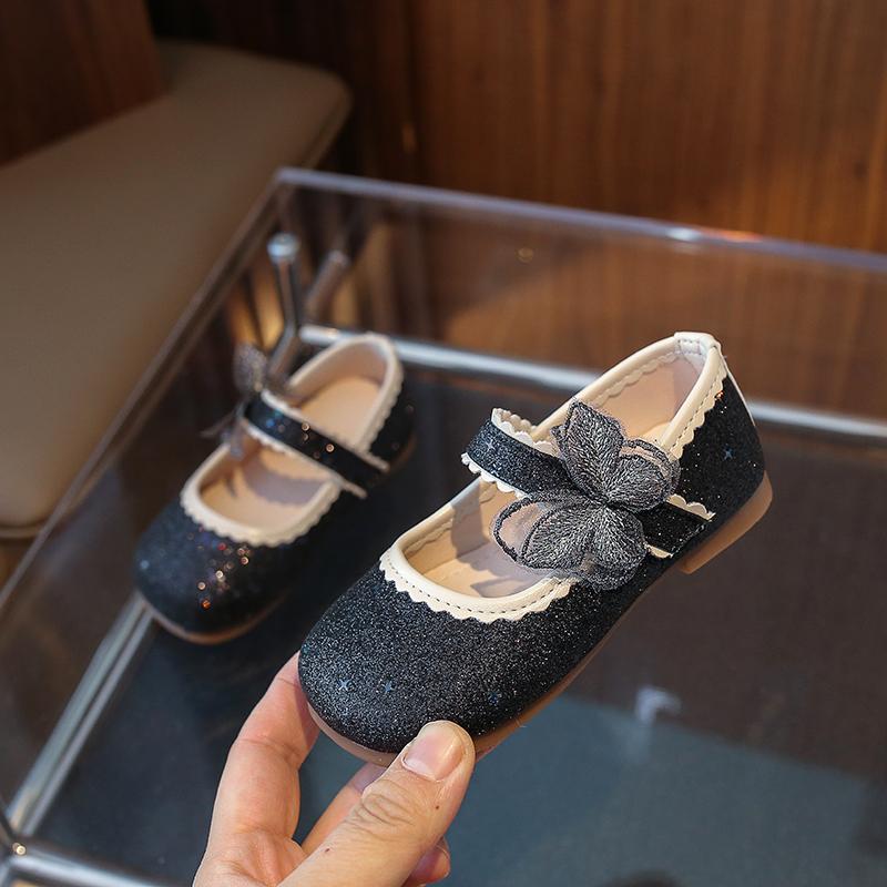 2024 Весна Новые Девочки Мэри Джейн для вечеринок, свадебных шоу PU Бабочка Простые нескользящие детские модные повседневные туфли Детские балетки
