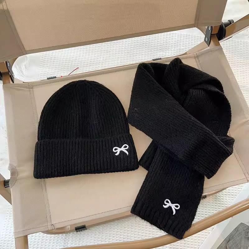 Зимняя вязаная шапка с вышивкой в виде банта для модной уличной теплоты