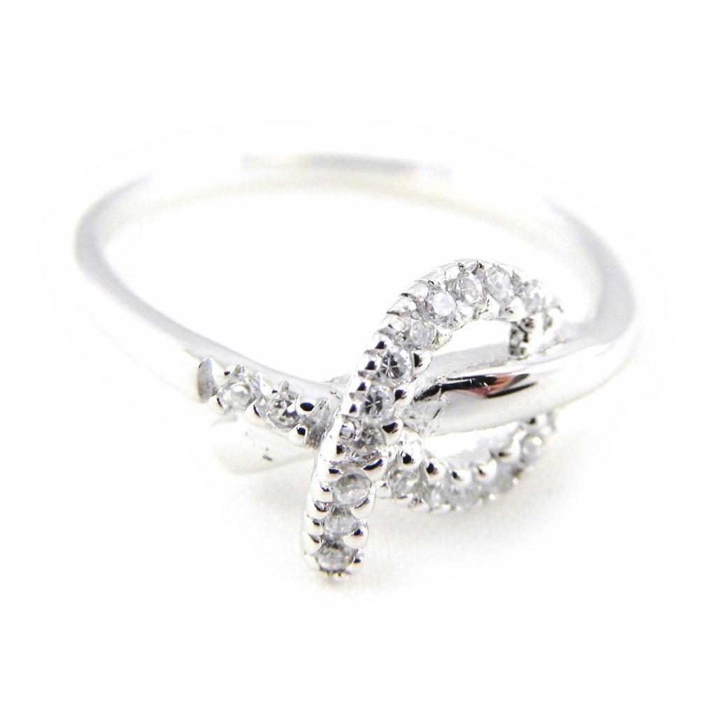 Серебряное кольцо 'Скарлетт' белое