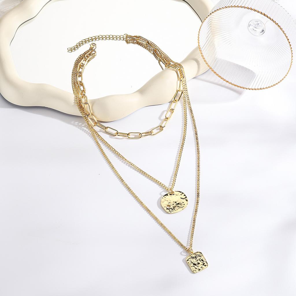 Ожерелье для женщин Осень и зима Длинные многослойные ожерелья Дизайн Чувство дикой моды Простой темперамент Золотое ожерелье Женское элегантное ожерелье