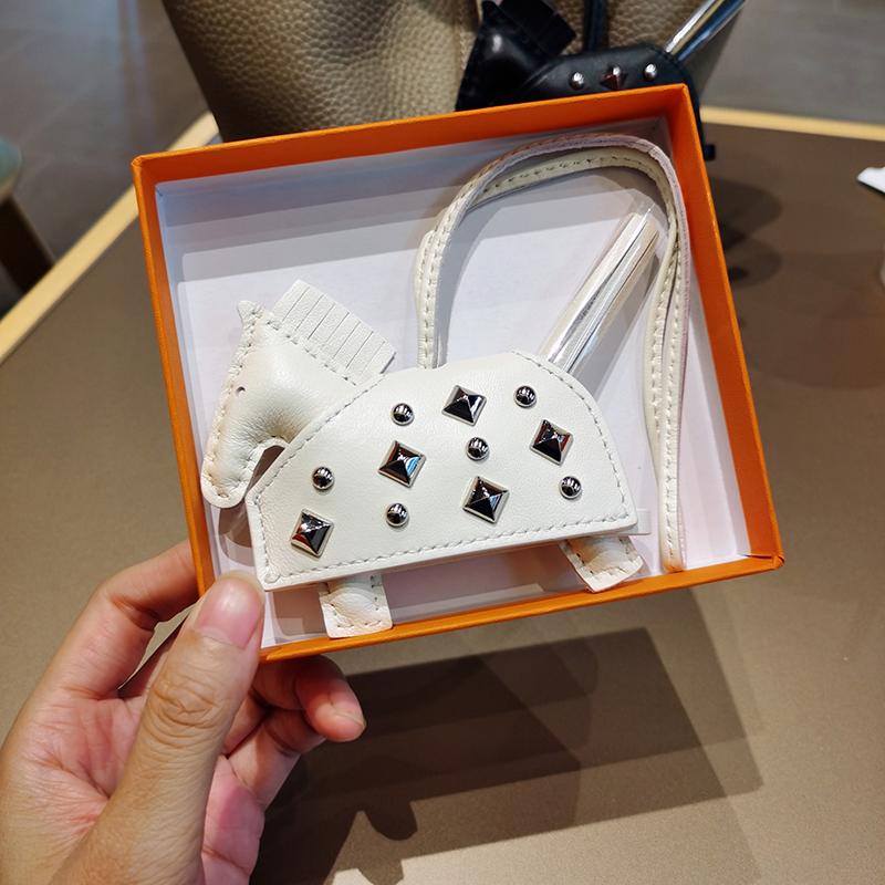 Подвеска Пони из Мягкой Кожи, Подвеска для Автомобиля, Подвеска для Ключей, Кожаный Шарм для Сумки Ручной Работы с Новыми Клепками, Кожаный Шарм для Сумки