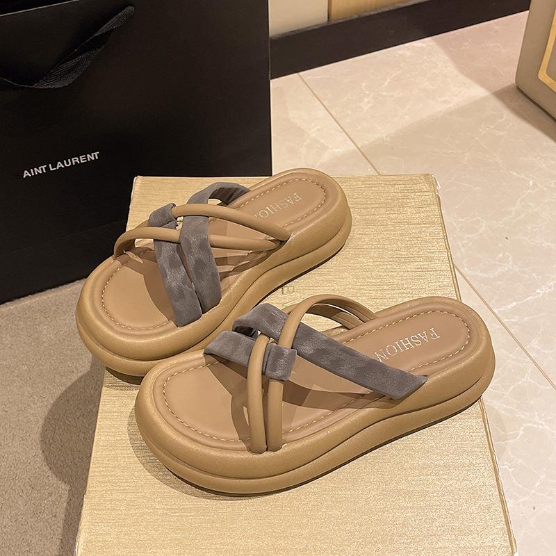 Flat-bottomed Slippers Female 2025 New Korean Version Fashionable and Comfortable One-word Drag Fairy Style Thick-bottomed Casual Drag Beach Drag Tide