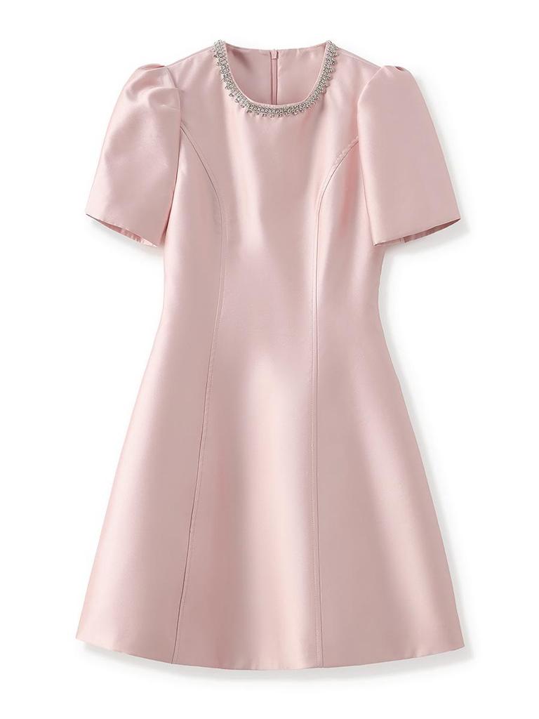 Платье-мини с шипами и бриллиантами, приталенное, для светской львицы