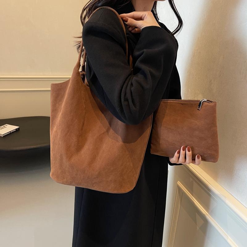 Vintage Large Capacity Women's Suede Shoulder Bag Solid Color Simple Casual Commuter Bag Retro Bags