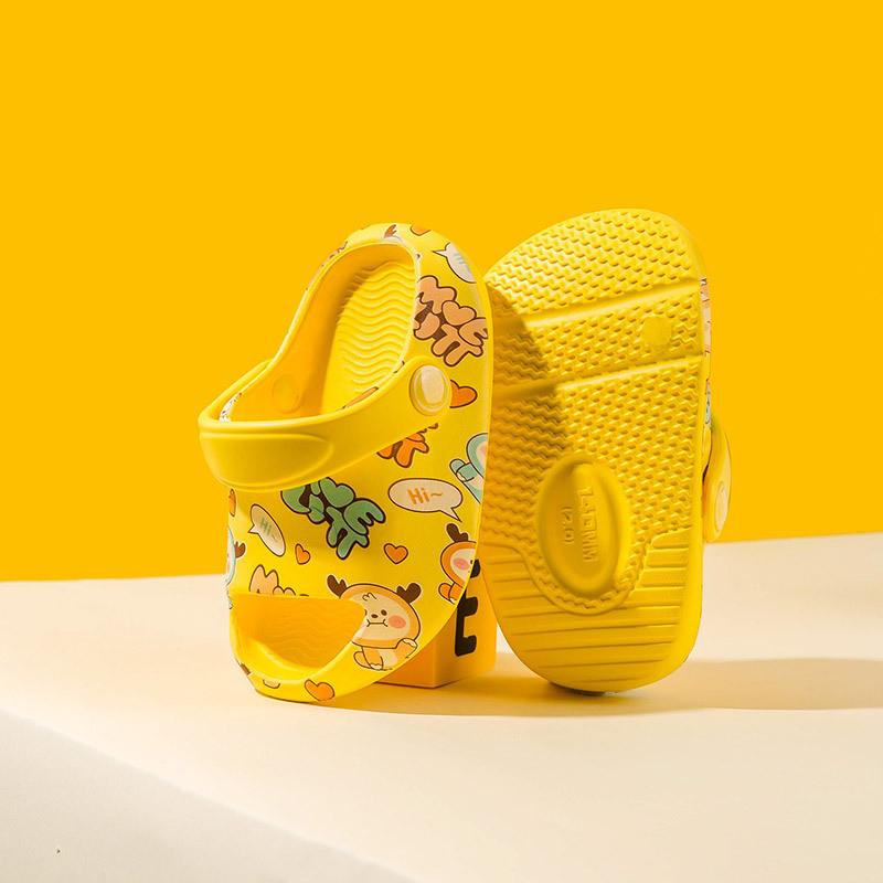 Childrens Eva Slipon Clogs With Lightweight Sole And Cute Cartoon Print For Summer Use