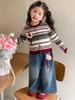 Комплект полосатого мультяшного пальто и вязаного свитера для девочек, осень 2025