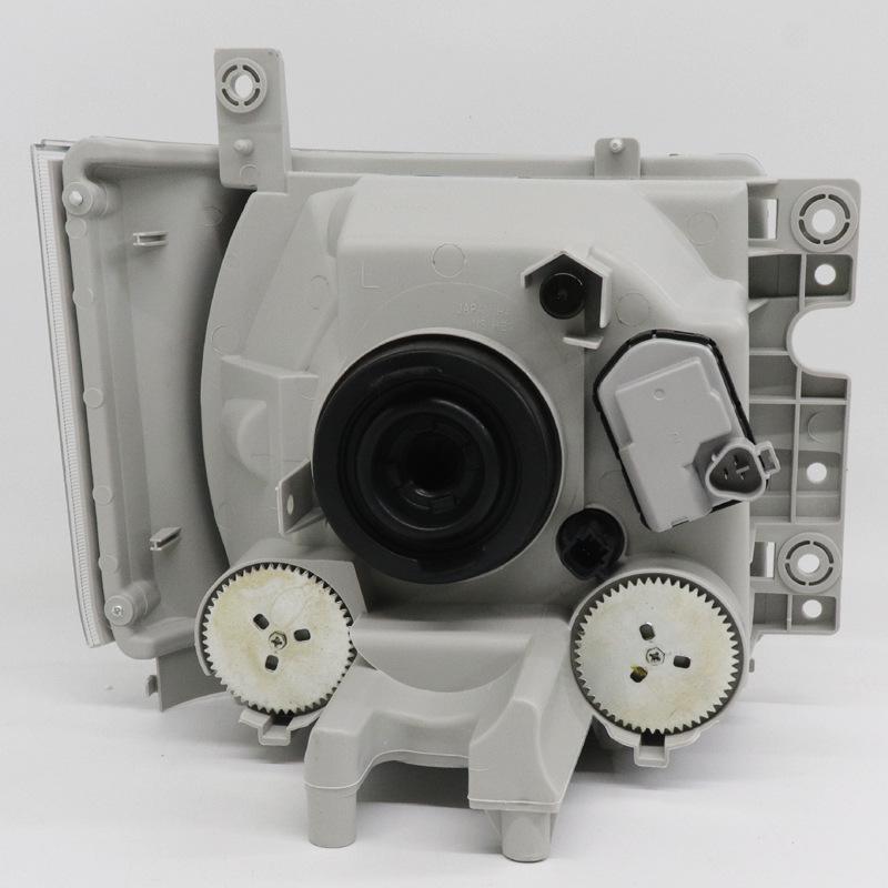Isuzu Qingling 700P 4HK1 Headlight Assembly for High Beam