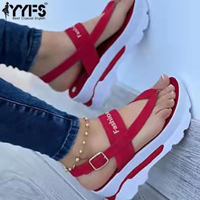 Летние уличные римские сандалии на большой платформе с регулируемой пряжкой-клипсой для большого пальца ноги