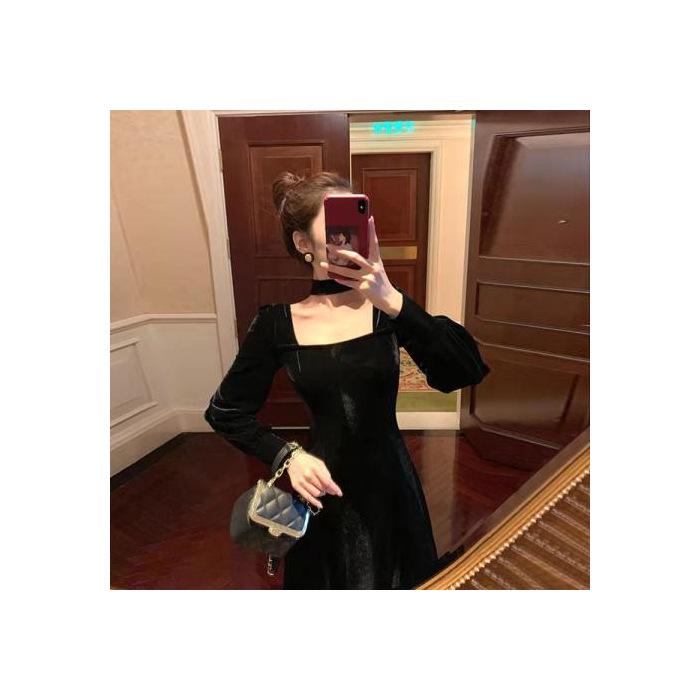 Elegant French Hepburn-Style Red Velvet Dress - Luxury, High-End Design