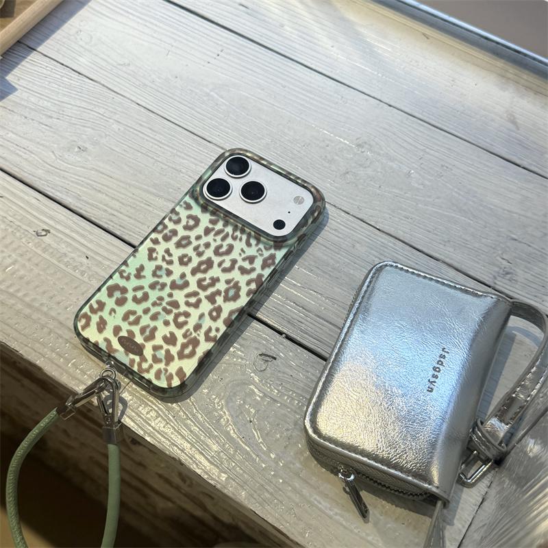 Чехол для телефона с леопардовым принтом мятно-зеленого цвета для iPhone 17 Pro 16 15 14 Pro Max с ремешком на запястье, противоударный, защитная крышка 16 17 15pro