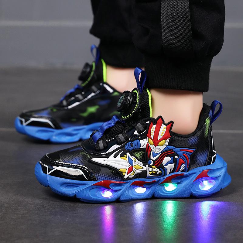 Светящаяся обувь для мальчиков 2025 детская новая трендовая кожаная обувь осень Ультрамен спортивная обувь весна