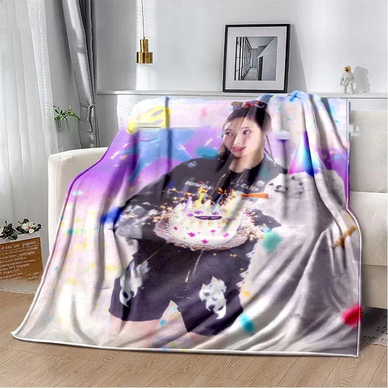 Japanese HipHop Girl Group Xg Character Print Blanket Shooting Stars Warm Plush Cozy Throw Blanket for Beding Couch Fans Blanket
