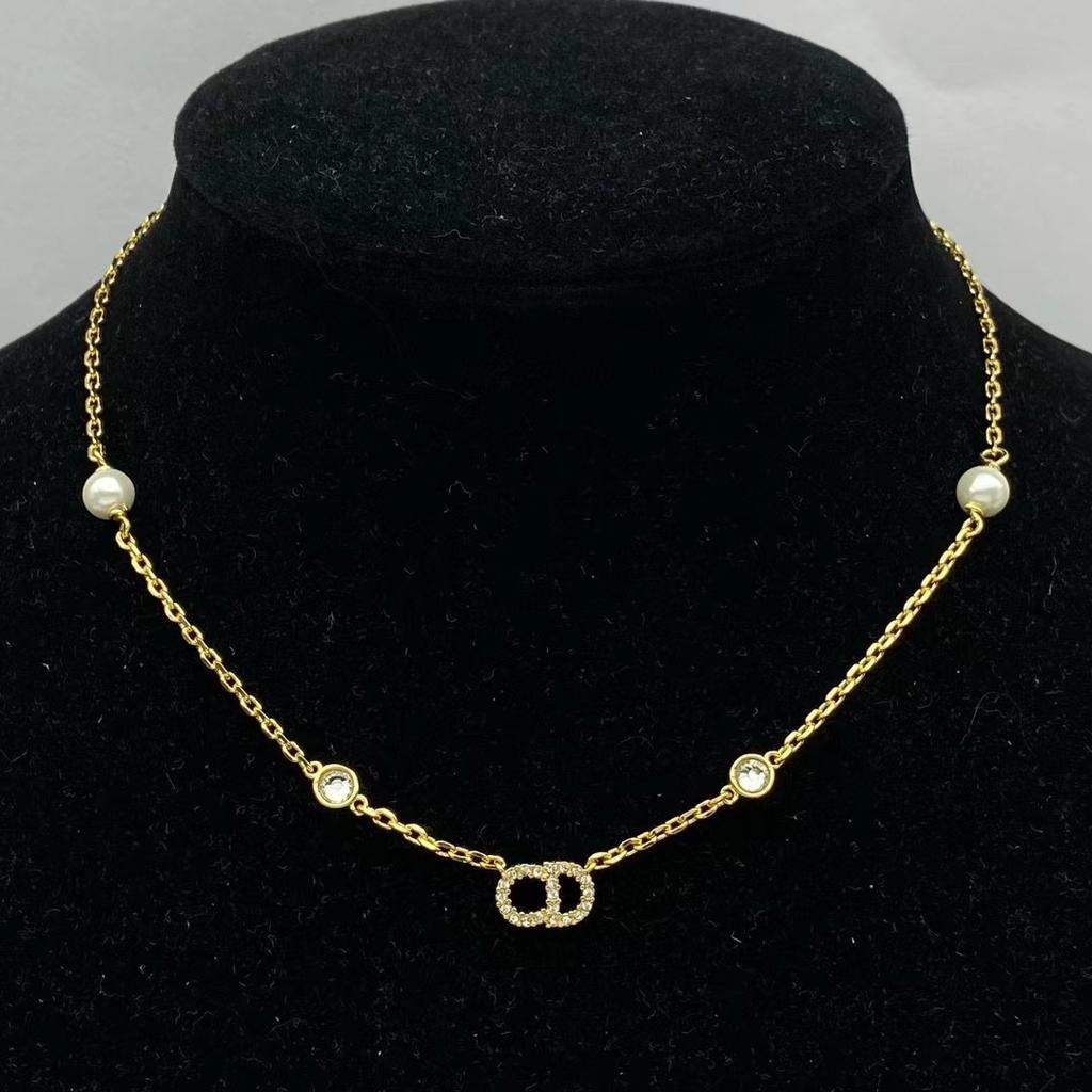 Жемчужное ожерелье с буквой и бриллиантами для женщин