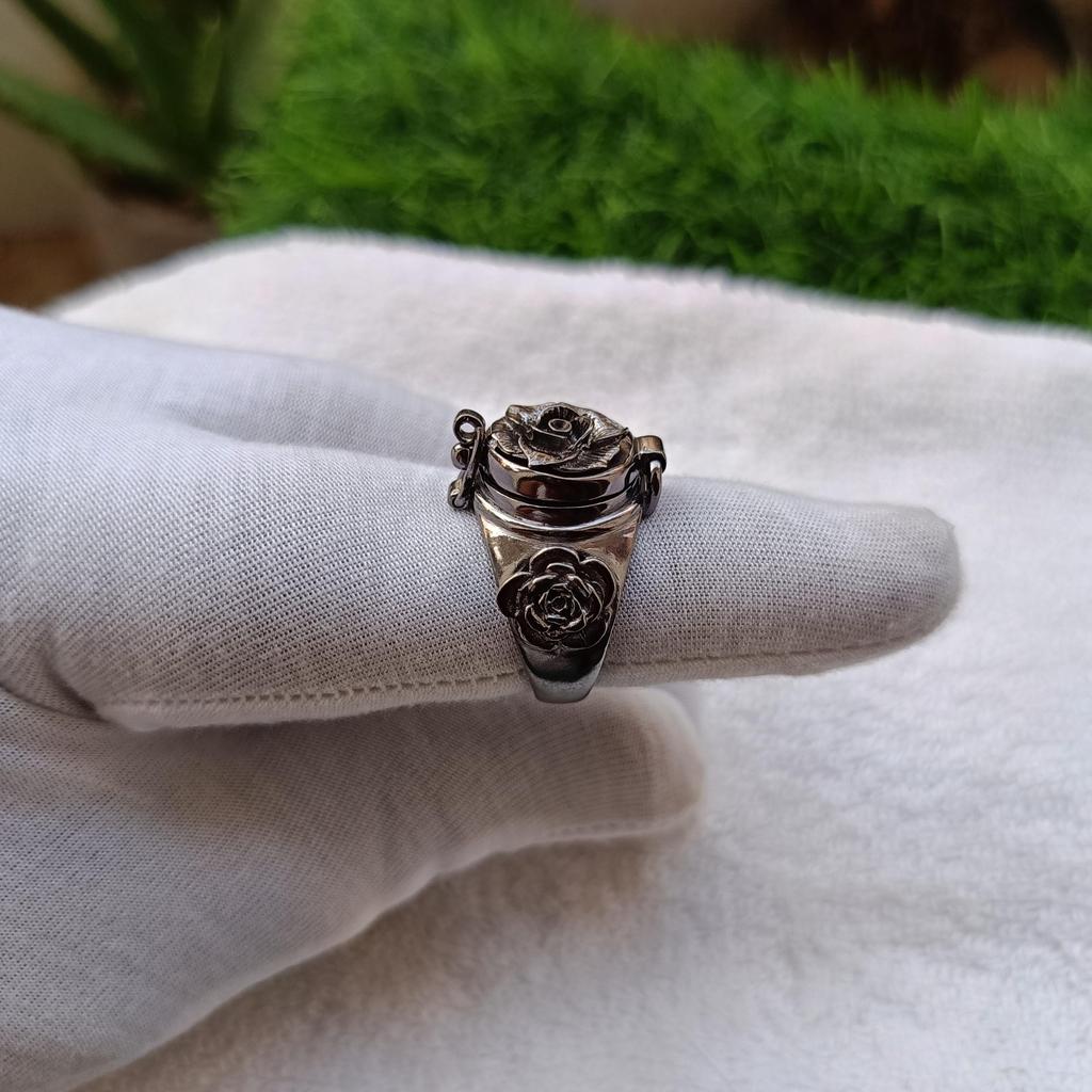 Кольцо с ядом, кольцо с черным цветком ручной работы, кольцо-медальон, уникальное кольцо с ядом, кольцо с секретным отделением с ядом, кольцо с лекарством, ювелирные изделия с ядом,