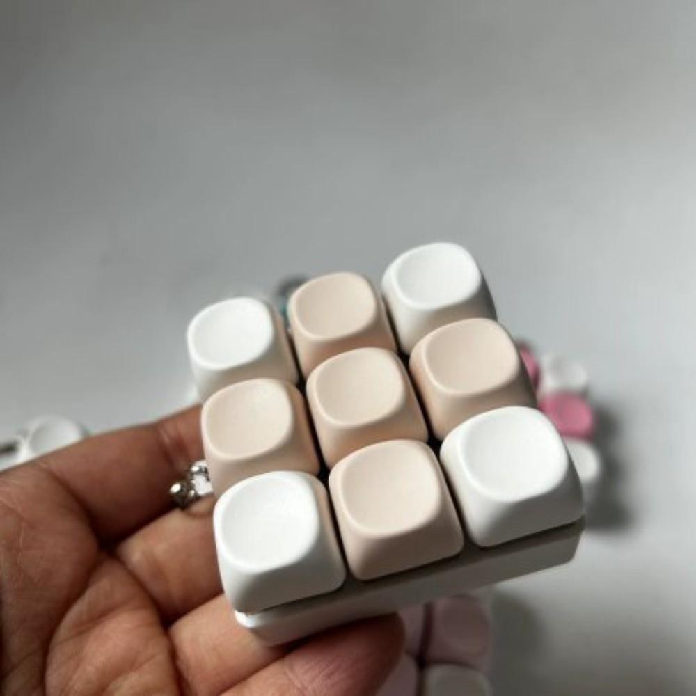 New DIY Keyboard Fidget Keychain Keycap Keys Button Finger Keyboard Cap 4/9Keys Relief Stress Clicker Toy Adult
