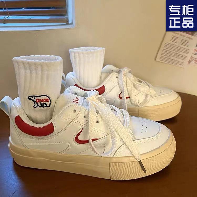 Ретро шикарные туфли в гонконгском стиле женские 2025 весна новая нишевая дизайнерская обувь маленькие белые туфли универсальная обувь на толстой подошве