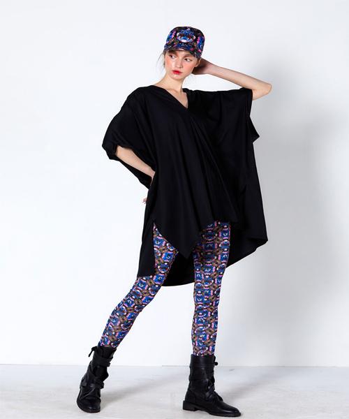 GREEDILOUS Earthmatic Cape Style T-Shirt