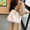 Женская пушистая сумка через плечо, мягкая плюшевая сумка-портфель из искусственного меха с подвеской, большая вместимость, женская модная дорожная сумка
