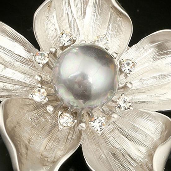 Брошь в стиле ретро с цветком и сверкающими стразами, нержавеющая, устойчивая к коррозии, дизайнерская брошь из искусственного жемчуга, булавка, ювелирный аксессуар