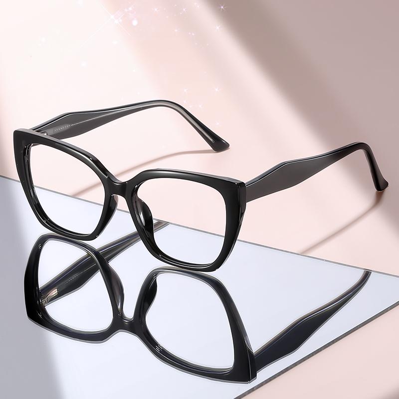 New Chic Cat-Eye Glasses: Transparent Frame with Two-Tone Accents, Fashion Eyewear for Women