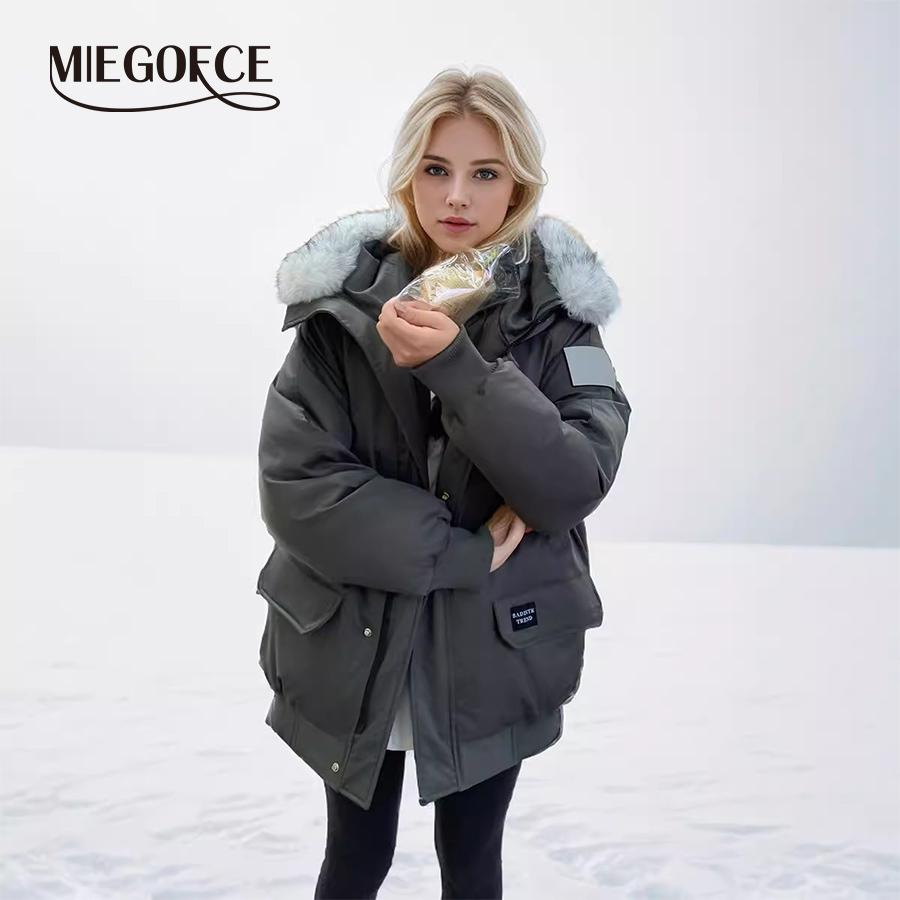 MIEGOFCE Женская свободная куртка на молнии с капюшоном и рукавами реглан, воротник из искусственного меха, толстое пальто MZ-24582