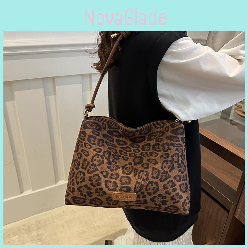 Chic Leopard Pattern Medium Soft Tote Bag For Everyday Casual Outfits