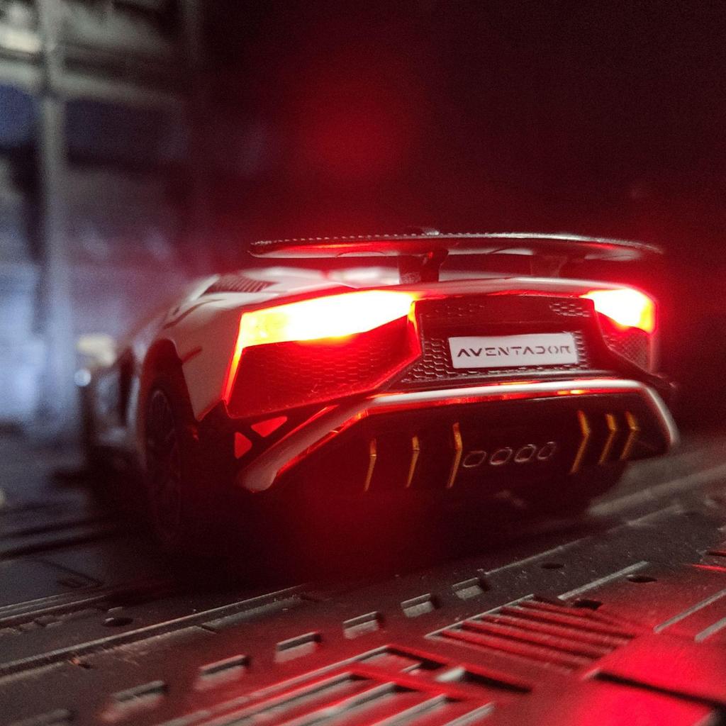 1:32 Scale Lambo LP780 Model Car, Zinc Alloy Pull Back Toy Car with Sound and Light for Kids Boy Girl