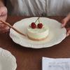 Винтажные керамические тарелки в французском стиле, 7,7 дюйма, подглазурная цветная, эстетичные, для ужина, с белым цветочным узором, рельефная, столовая посуда