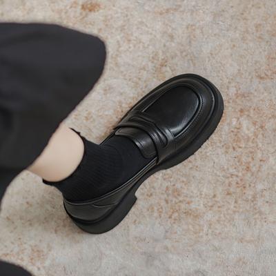 Кожаные черные мокасины женские 2024 осень и зима новые однопедальные туфли в британском стиле маленькие кожаные туфли женские туфли на платформе одинарные детские