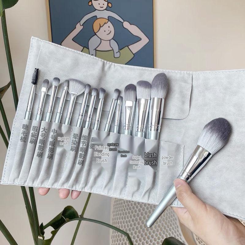 Набор из 14 мягких кистей для макияжа для начинающих: Включает кисти для рассыпчатой пудры, теней, румян и хайлайтера
