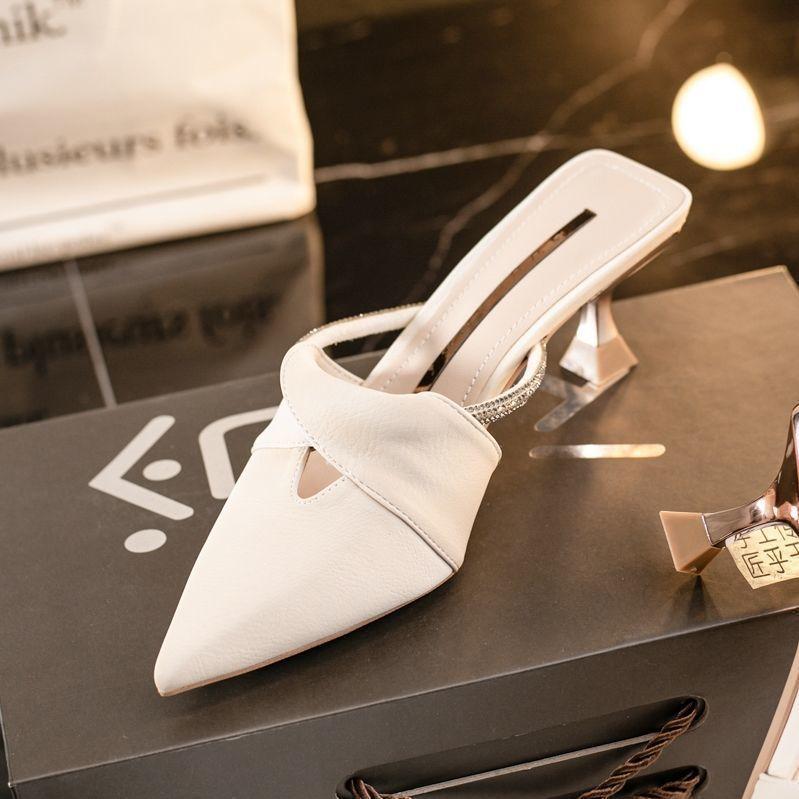 Остроносые крутые тапочки женские нишевые 2025 новый нишевый дизайн ленивые для улицы сумка на голову универсальные интернет-знаменитость высокие каблуки