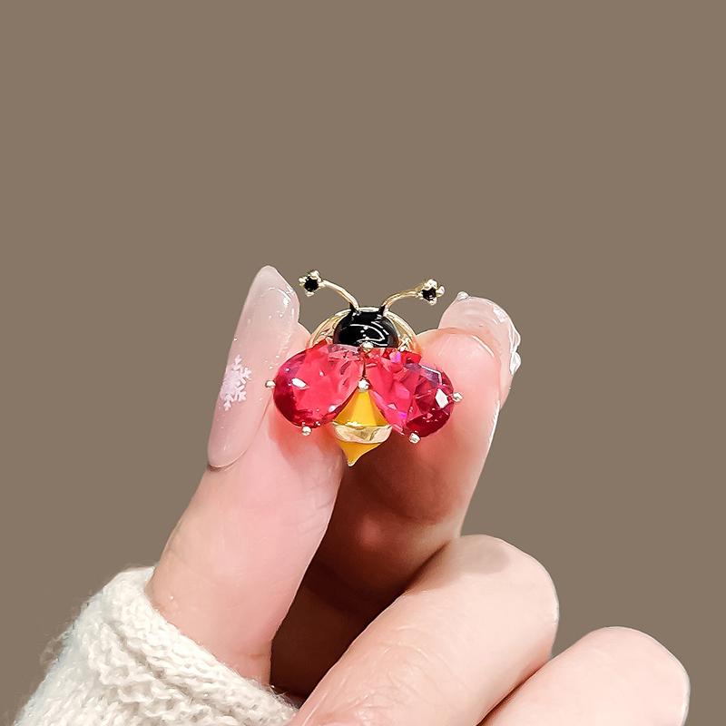 Cute  Insect Little Bee Brooches Pin For Women Clothing Coat Jewelry Accessries Gifts