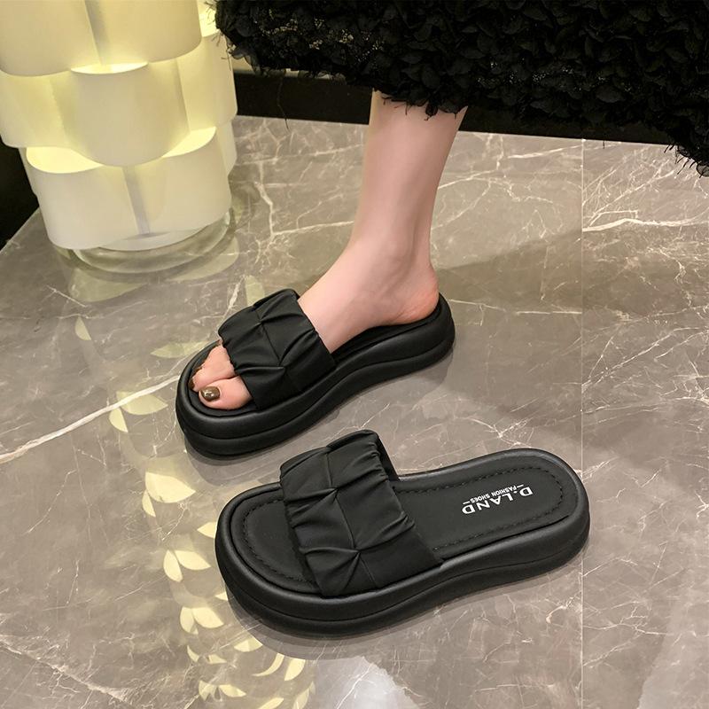 Thick-soled Cool Slippers Women's 2025 New Summer Wear One-word Beach Slippers Enlarged and Widened Sandals