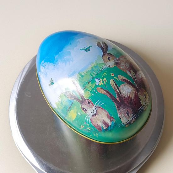 Happy Easter Treat Box Egg Shape Candy Box Funny Bunny Chicken Pattern Portable Iron Art Biscuit Cookie Box Kids Gift Box Easter Party Favors