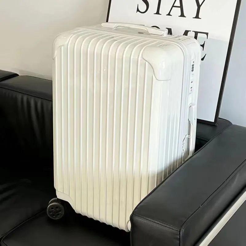 Женский легкий прочный чемодан: Новая модель с бесшумными колесами, большой вместимостью и кодовым замком