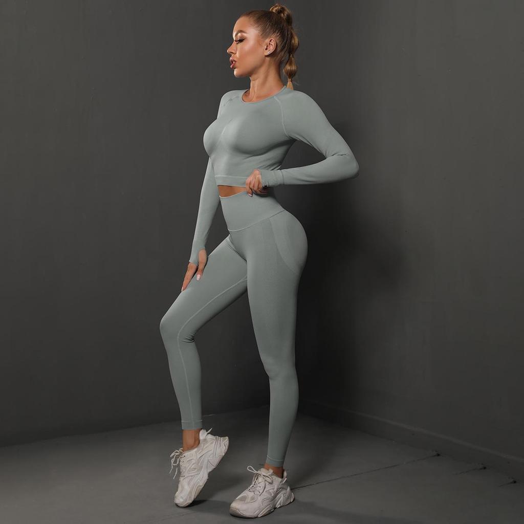 European-American Seamless Peach Lift Yoga Suit: Women's Two-Piece Running & Fitness Set.