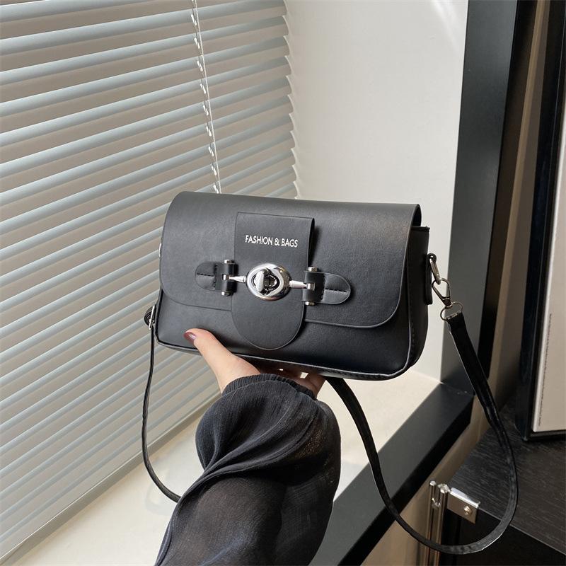 Сумка женская 2024 новая летняя повседневная сумка через плечо с косым ремешком персонализированная трендовая нишевая ретро модная женская маленькая квадратная сумка