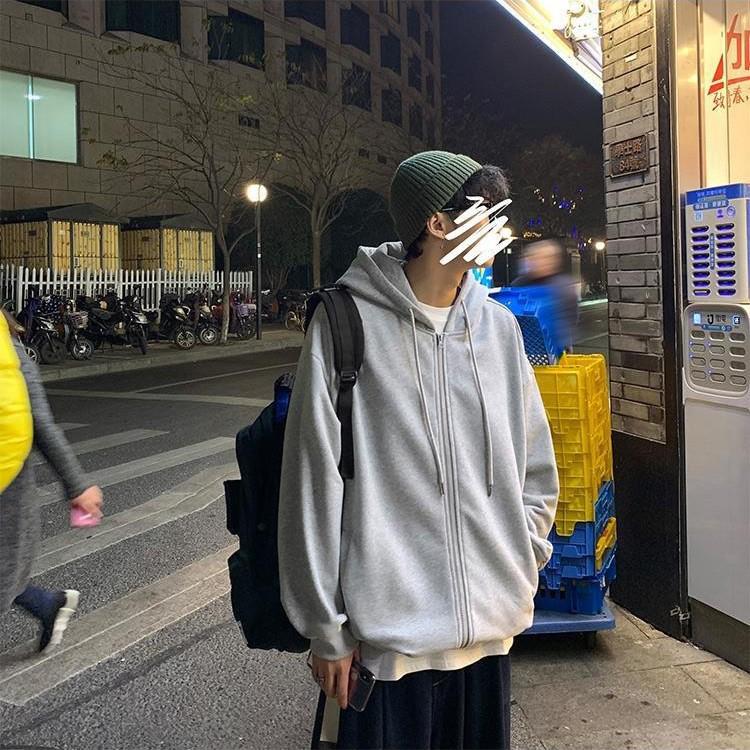 Мужской серый кардиган с капюшоном — легкая однотонная куртка с длинными рукавами для весны и осени