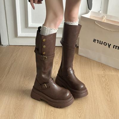 Два носящих ретро британский стиль ботинка на толстом каблуке и толстой подошве для женских зимних новых ботинок 2025 года, высокие и стройные сапоги-рыцари